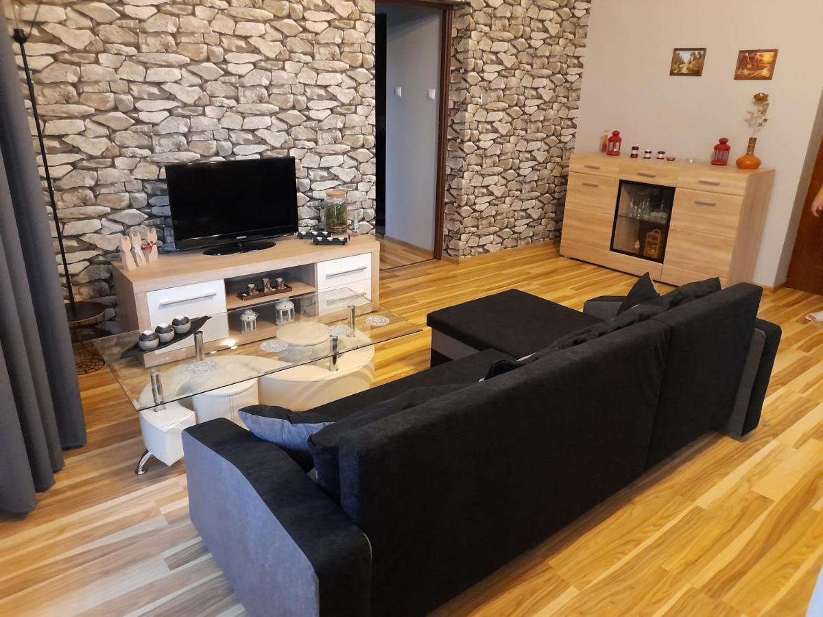 Mieszkanie Z Widokiem Na Park -Cieplice Slaskie Zdroj Apartment Jelenia Gora Bagian luar foto